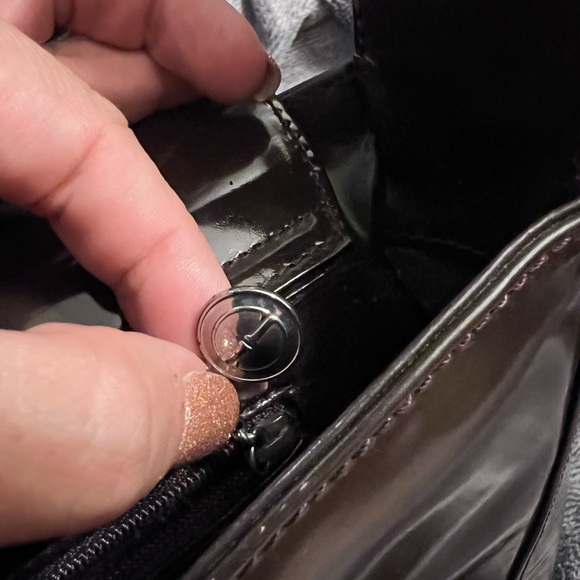 Gucci Soho Patent Leather Shoulder Bag - Picture 9 of 12